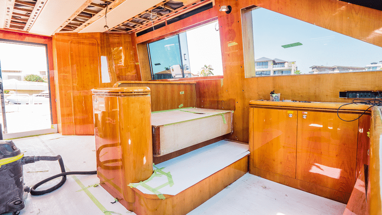 mini-couch-top-deck-min
